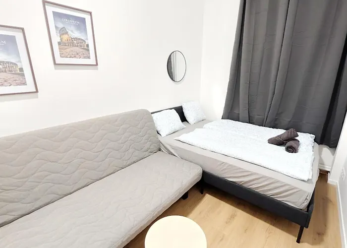 Spacious For Group - 15 Min From Airport & Center, 5 Min From Main-bus Station Ez11 Appartement