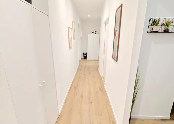 Spacious For Group - 15 Min From Airport & Center, 5 Min From Main-bus Station Ez11 Appartement *