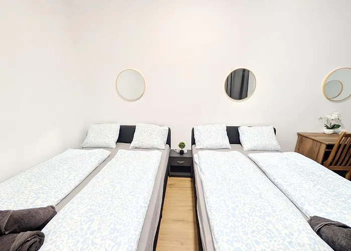 Appartement Spacious For Group - 15 Min From Airport & Center, 5 Min From Main-bus Station Ez11 *