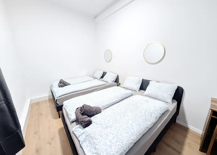 Spacious For Group - 15 Min From Airport & Center, 5 Min From Main-bus Station Ez11 Appartement Wenen
