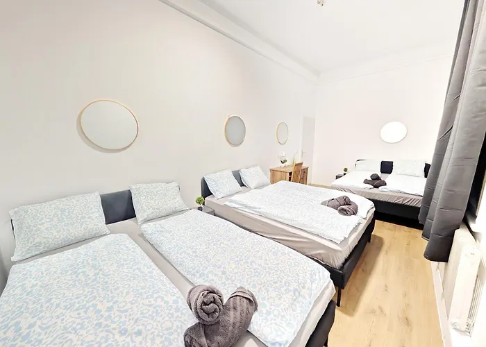 Appartement Spacious For Group - 15 Min From Airport & Center, 5 Min From Main-bus Station Ez11 *